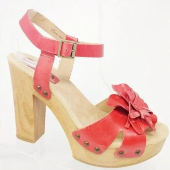 Korks by Kork-Ease Vachetta Aralyn Leather Sandals - Picture 1 of 8